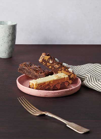Image of our 3-piece brownie plated